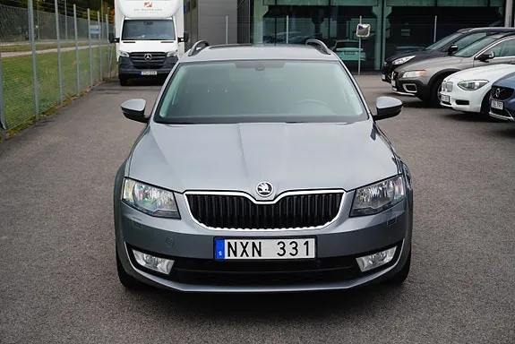 Skoda Octavia 2014 photo 2