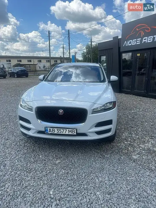 Jaguar F-Pace 2017 photo 4