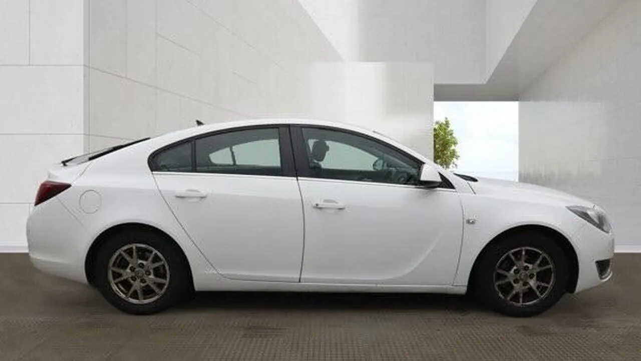 Vauxhall Insignia 2014 photo 5