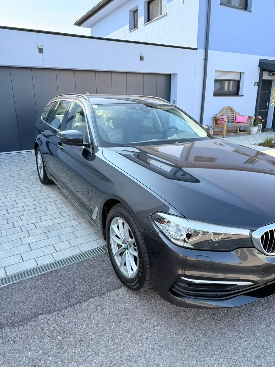 BMW 5 Series 2020 photo 2