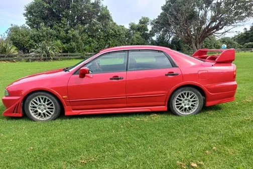Mitsubishi Diamante