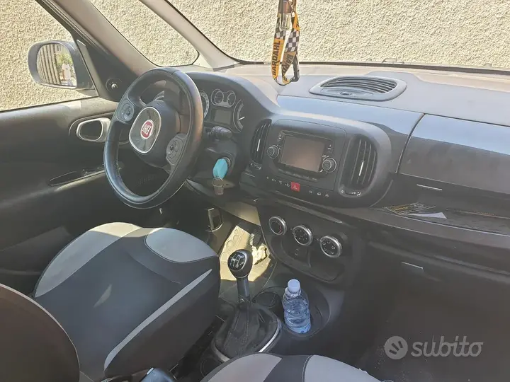 Fiat 500L 2015 photo 2