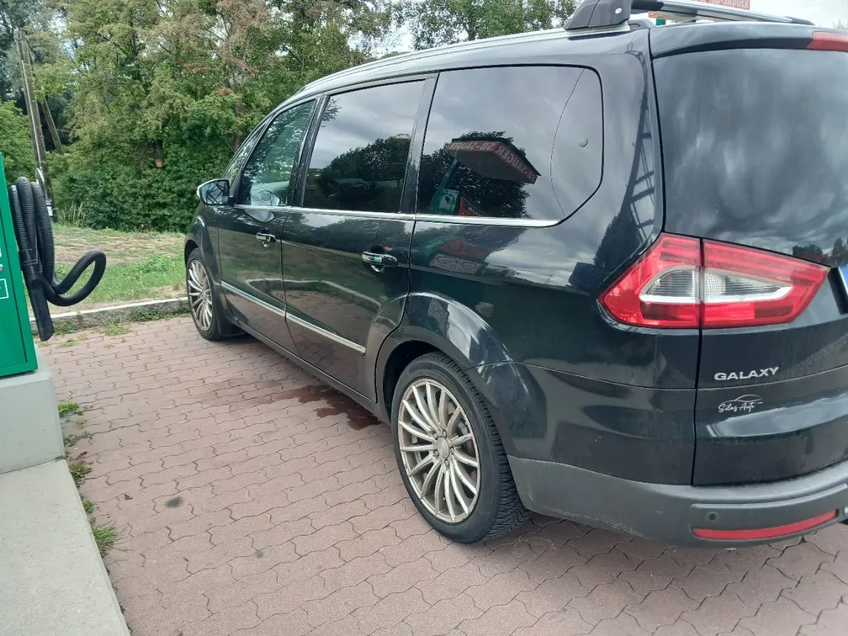 Ford Galaxy 2010 photo 2