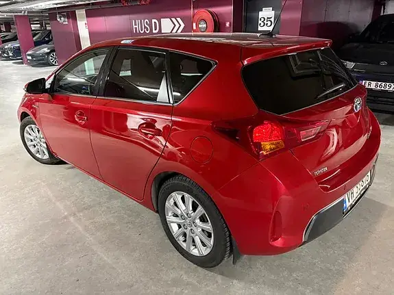 Toyota Auris 2013 photo 5
