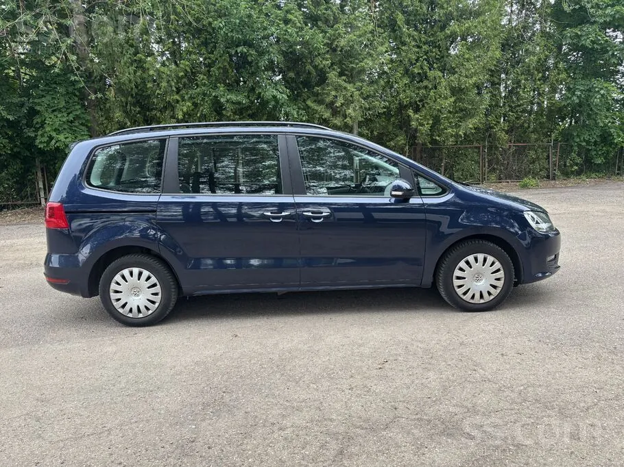 Volkswagen Sharan 2011 photo 2