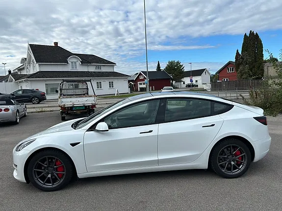 Tesla Model 3 2022 photo 4