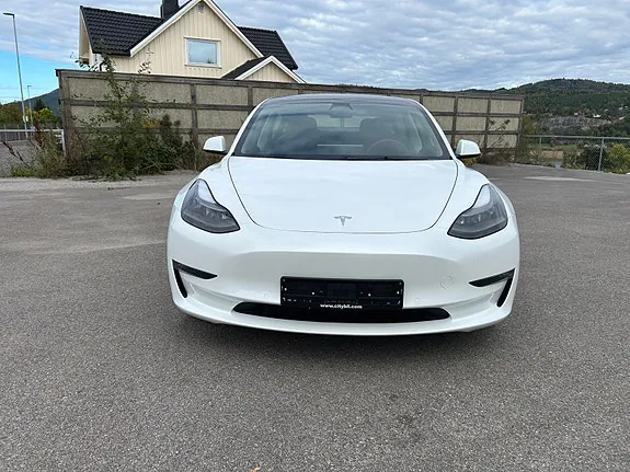 Tesla Model 3 2022 photo 2