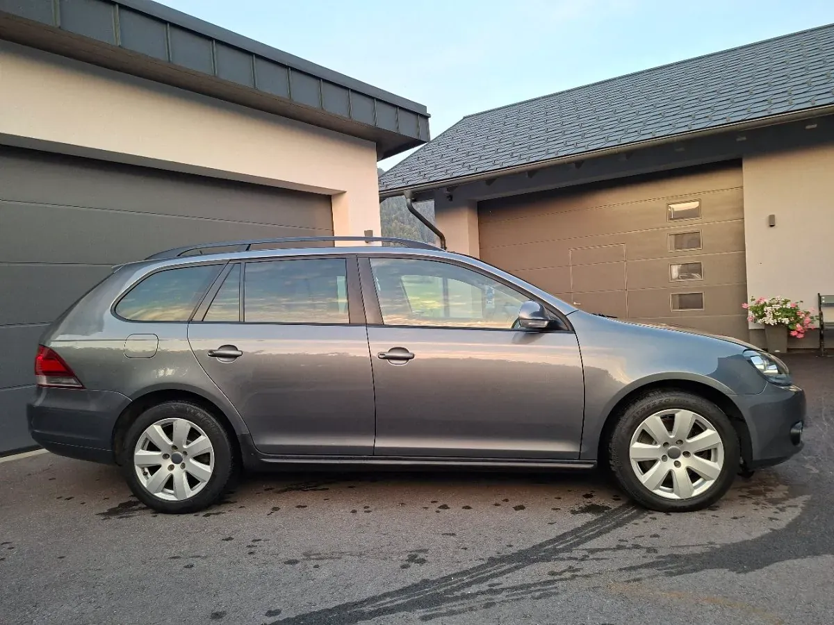 Volkswagen Golf 2012 photo 2