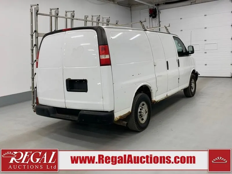 Chevrolet Express 2500 2012 photo 3