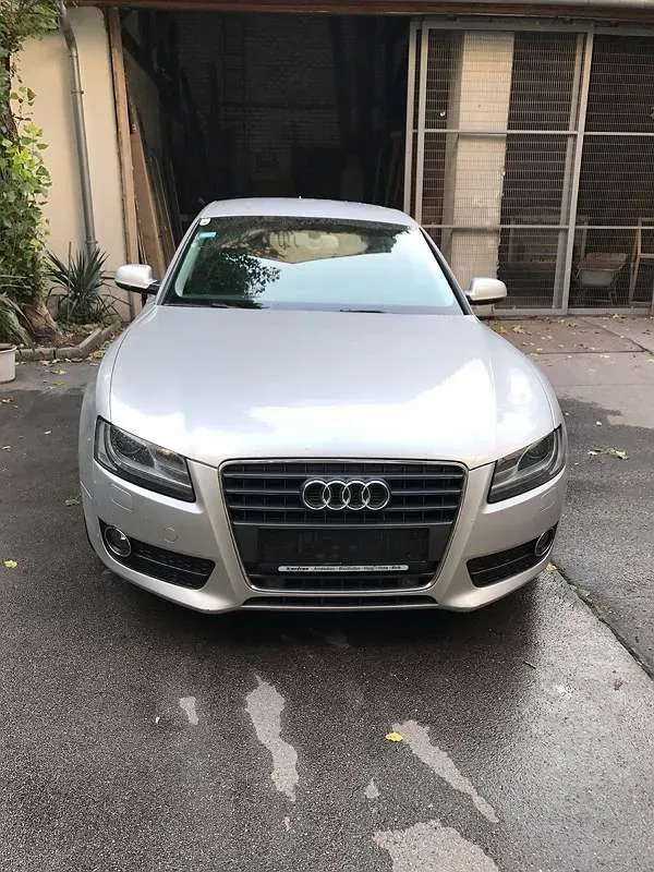 Audi A5 2010 photo 2