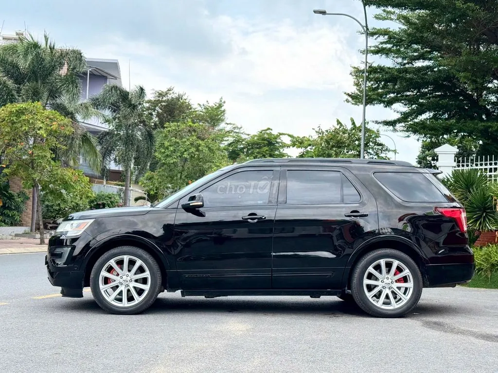 Ford Explorer 2016 photo 2