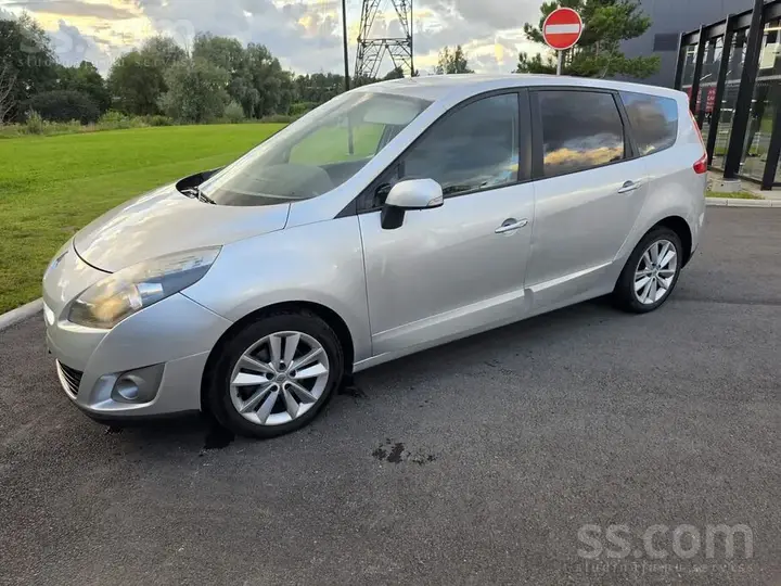 Renault Grand Scenic 2011 photo 4