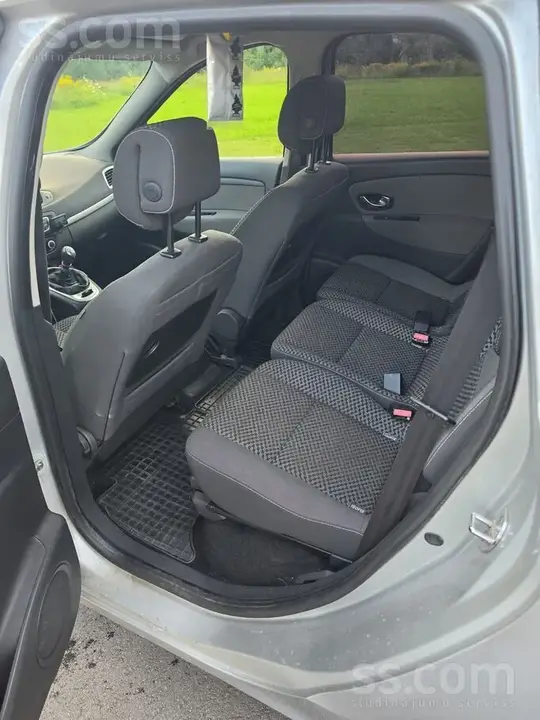 Renault Grand Scenic 2011 photo 5