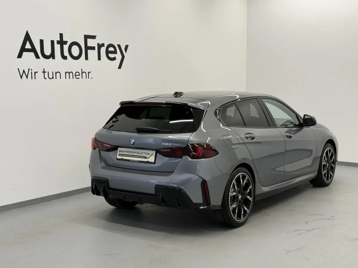 BMW 1 Series 2026 photo 2