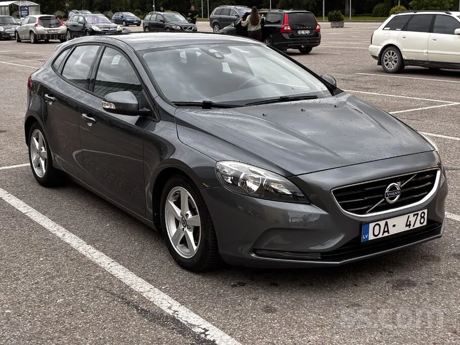 Volvo V40 2013 photo 2