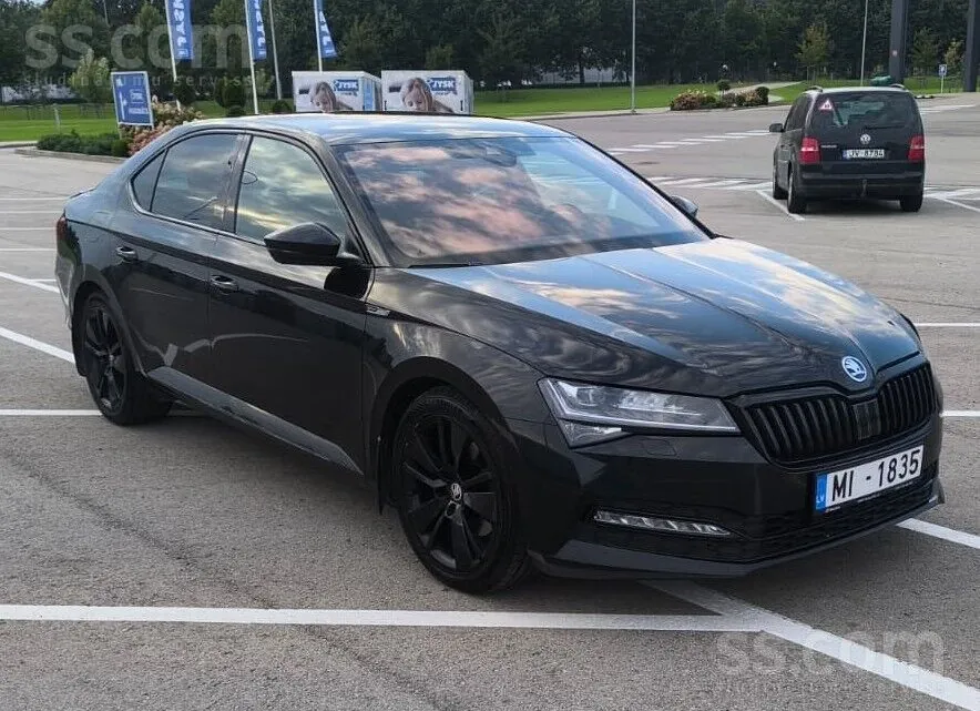 Skoda Superb 2021 photo 2