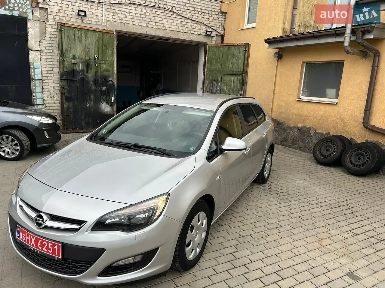 Opel Astra 2014 photo 3
