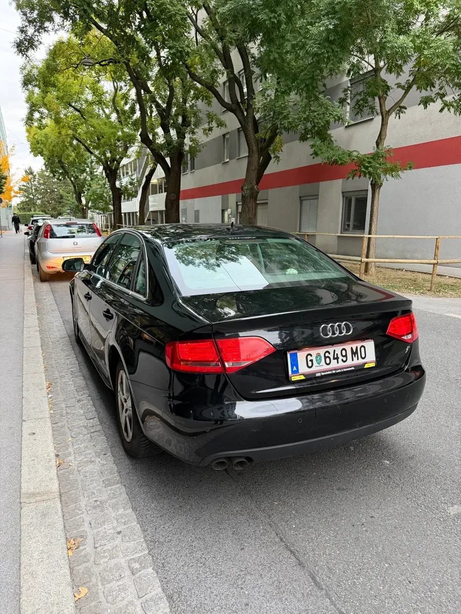 Audi A4 2010 photo 3