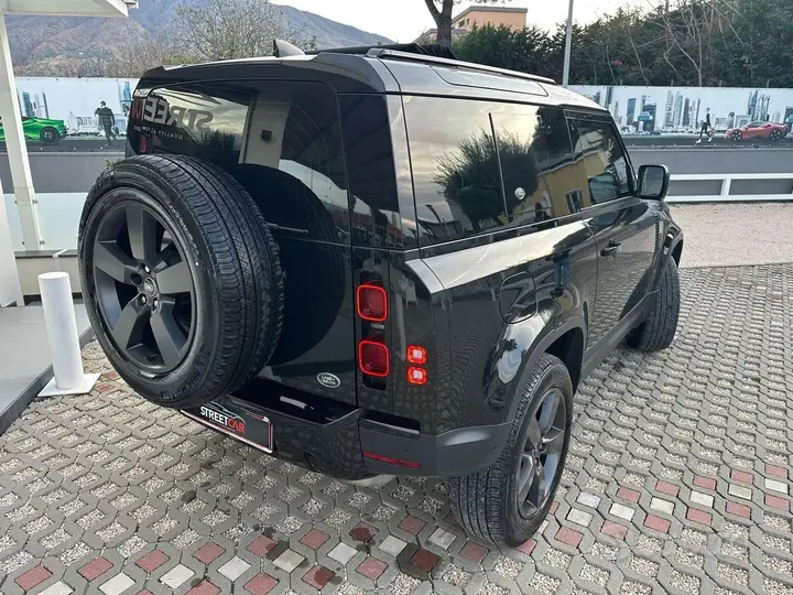 Land Rover Defender 2022 photo 3