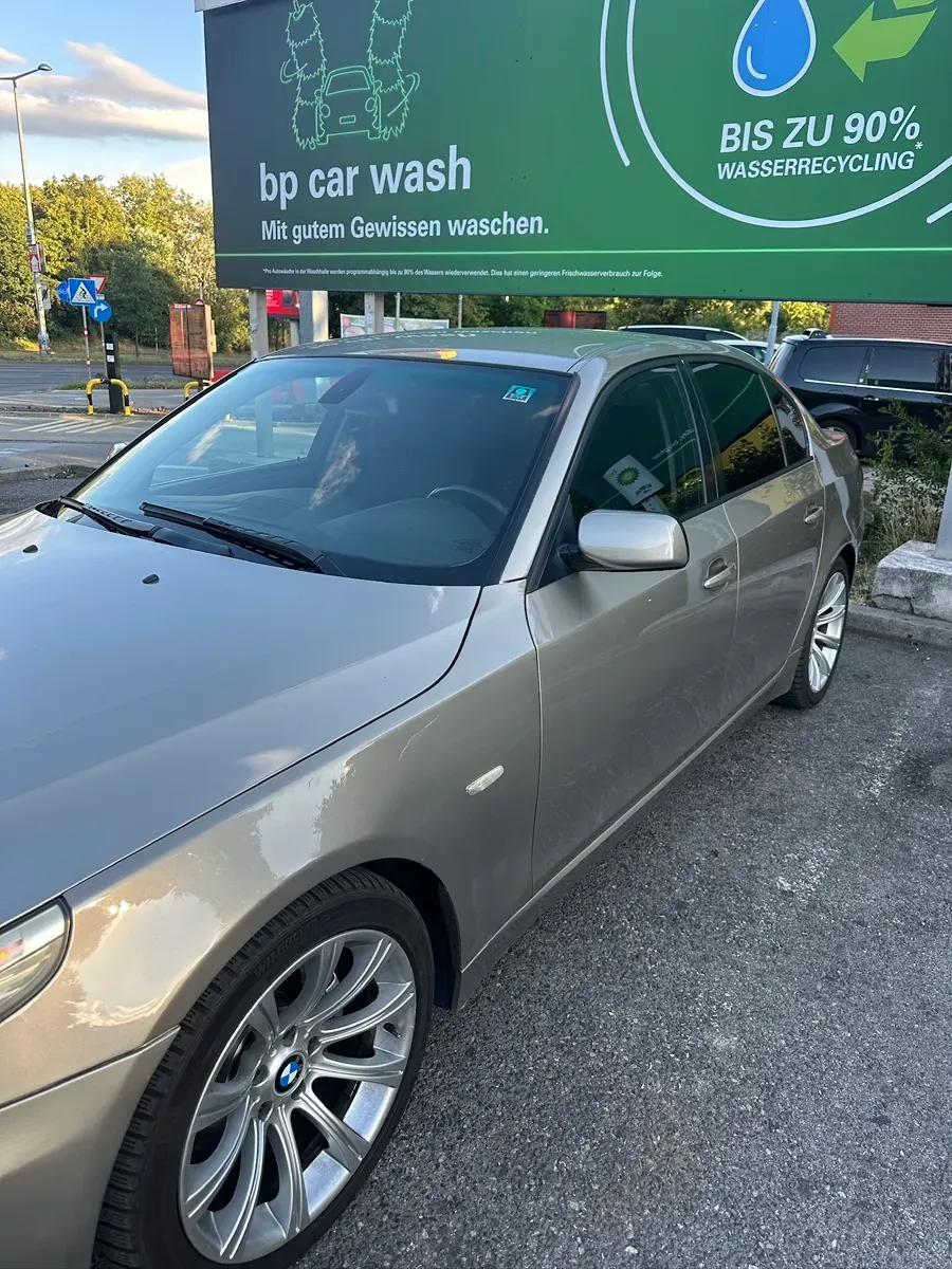 BMW 5 Series 2008 photo 2