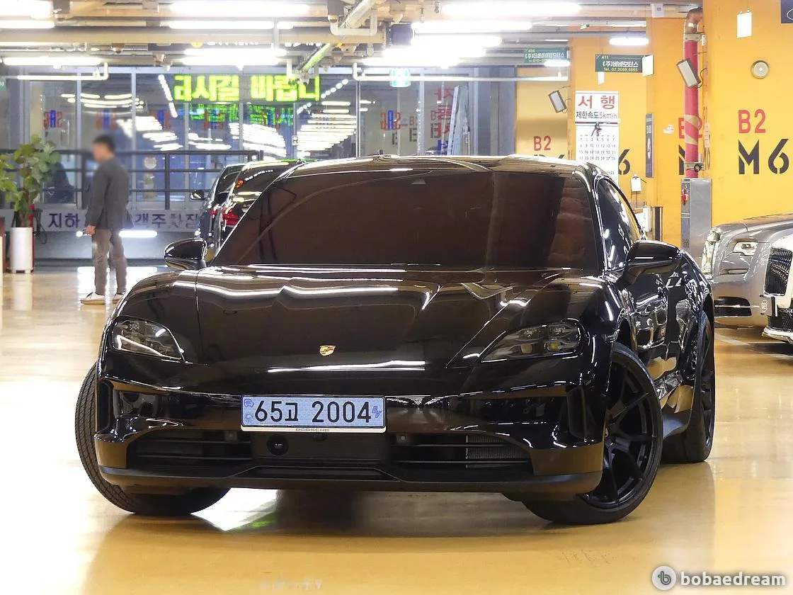 Porsche Taycan 4S