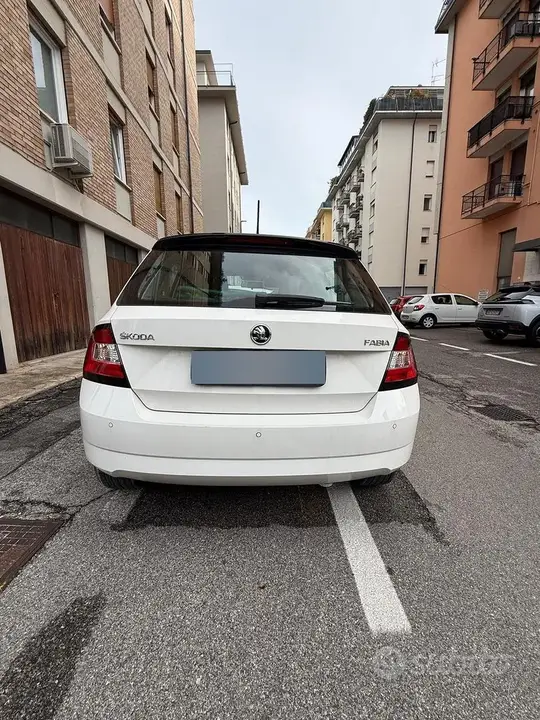 Skoda Fabia 2017 photo 3