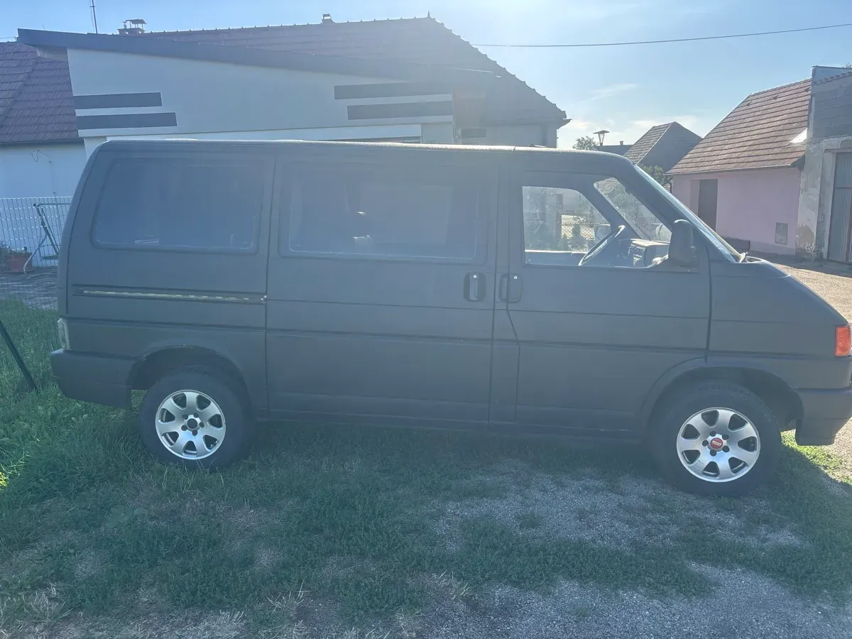 Volkswagen T4 1995 photo 3
