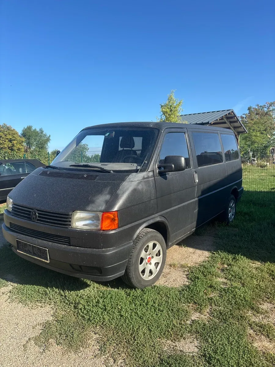 Volkswagen T4 1995 photo 2