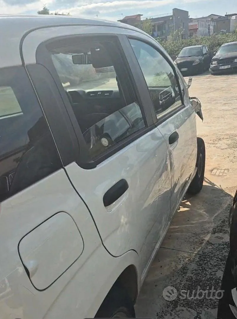 Volkswagen Polo 2019 photo 2