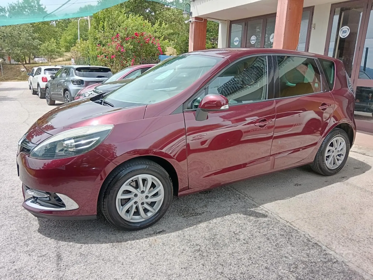 Renault Scenic 2014 photo 2