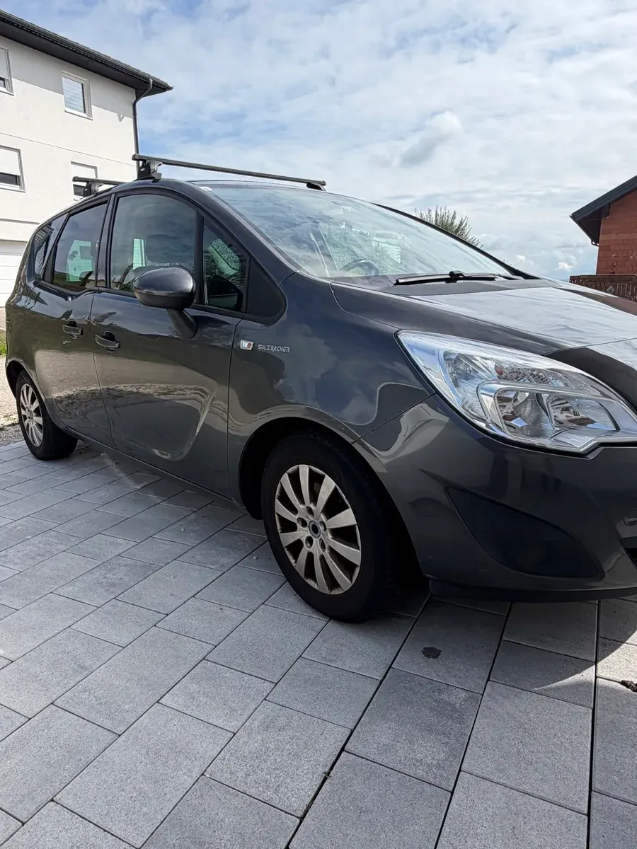 Opel Meriva 2012 photo 2