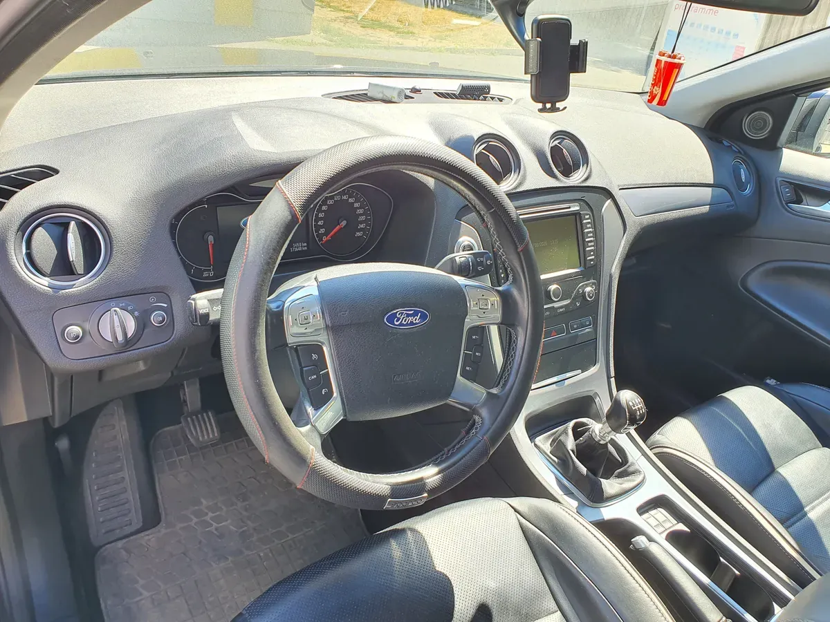 Ford Mondeo 2011 photo 2