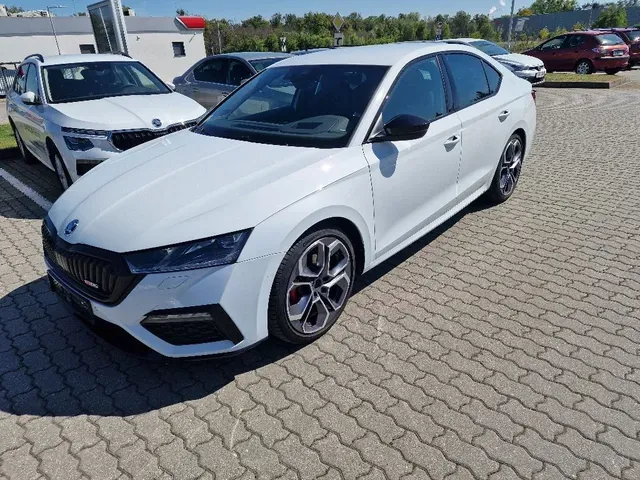 Skoda Octavia 2022 photo 2
