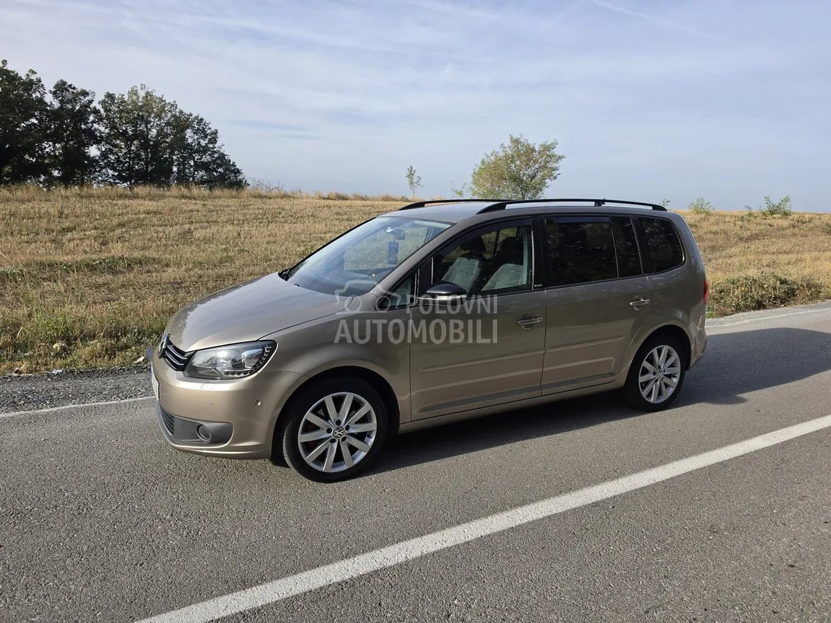 Volkswagen Touran 2012 photo 2