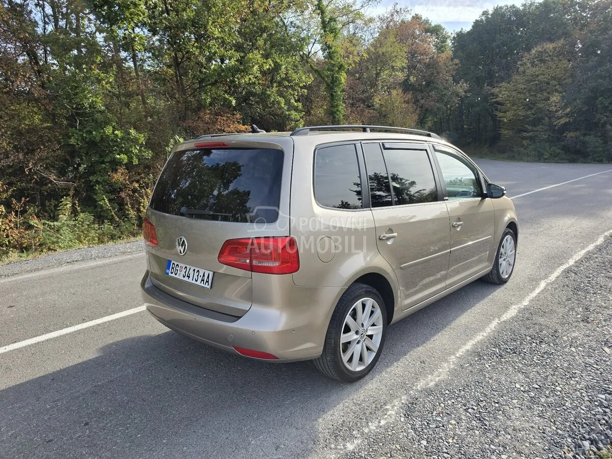 Volkswagen Touran 2012 photo 5