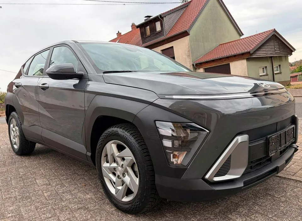 Hyundai Kona Select