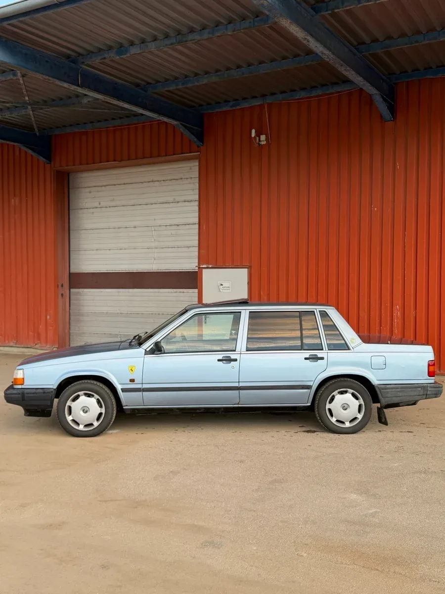 Volvo Serie 700 1990 photo 2