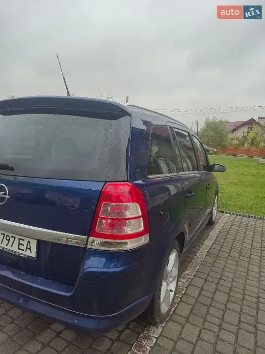 Opel Zafira 2009 photo 4