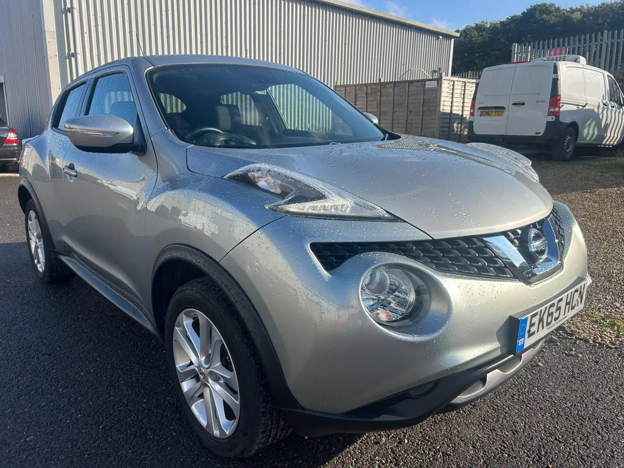 Nissan Juke 2015 photo 2