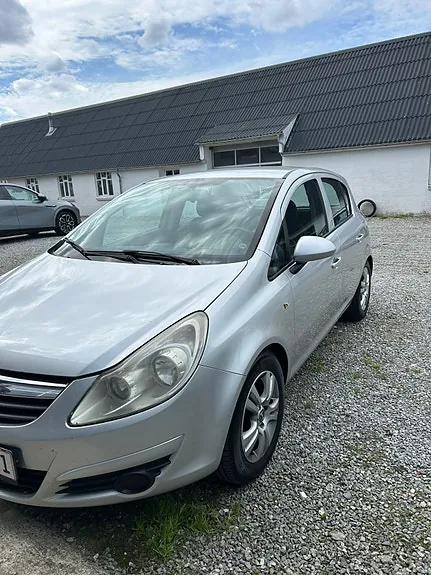 Opel Corsa 2010 photo 3