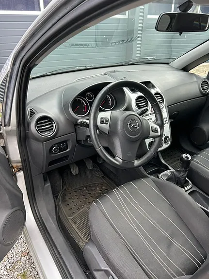 Opel Corsa 2010 photo 5