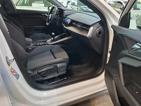 Audi A3 2023 photo 5