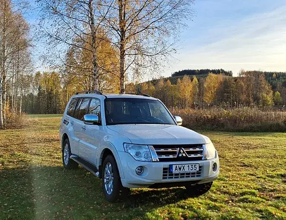 Mitsubishi Pajero 2014 photo 2