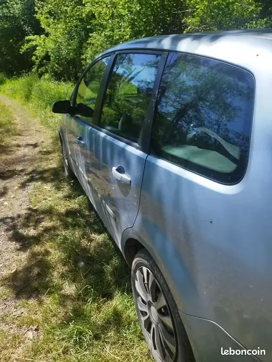 Ford C-Max 2004 photo 2