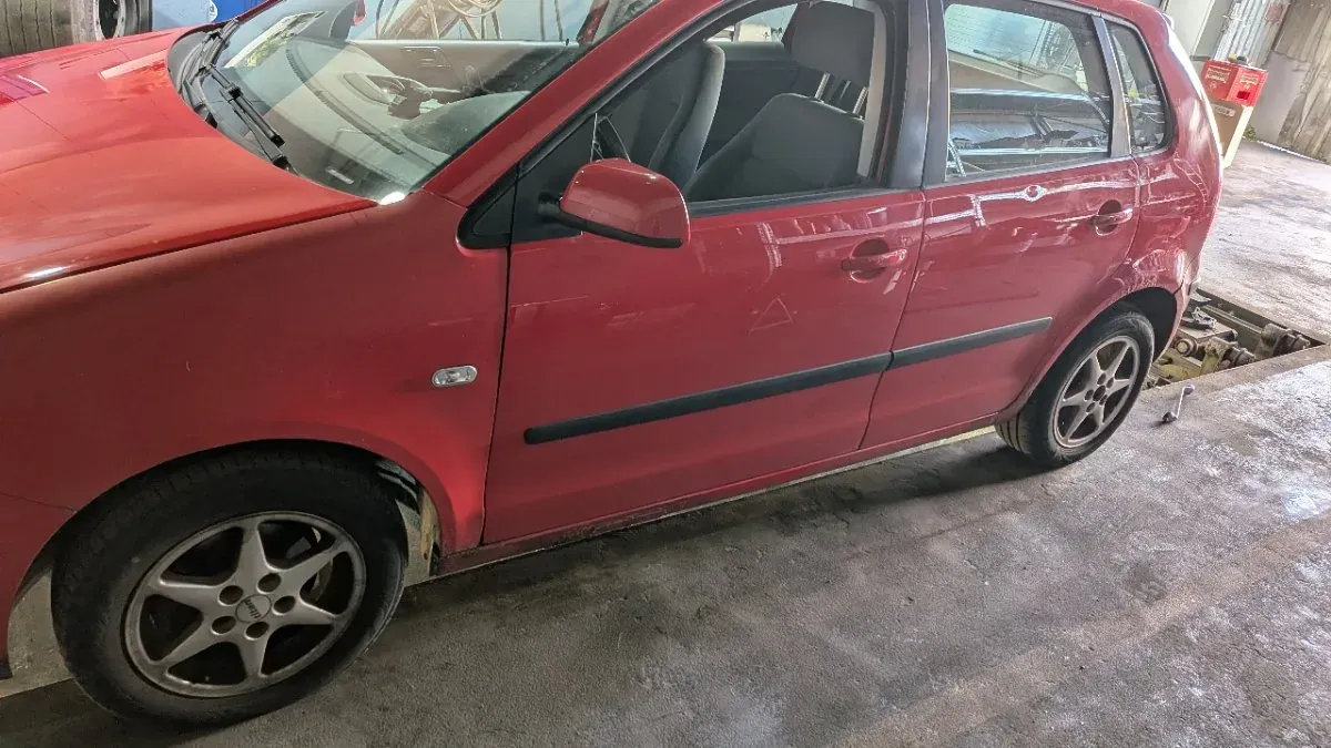 Volkswagen Polo 2004 photo 2