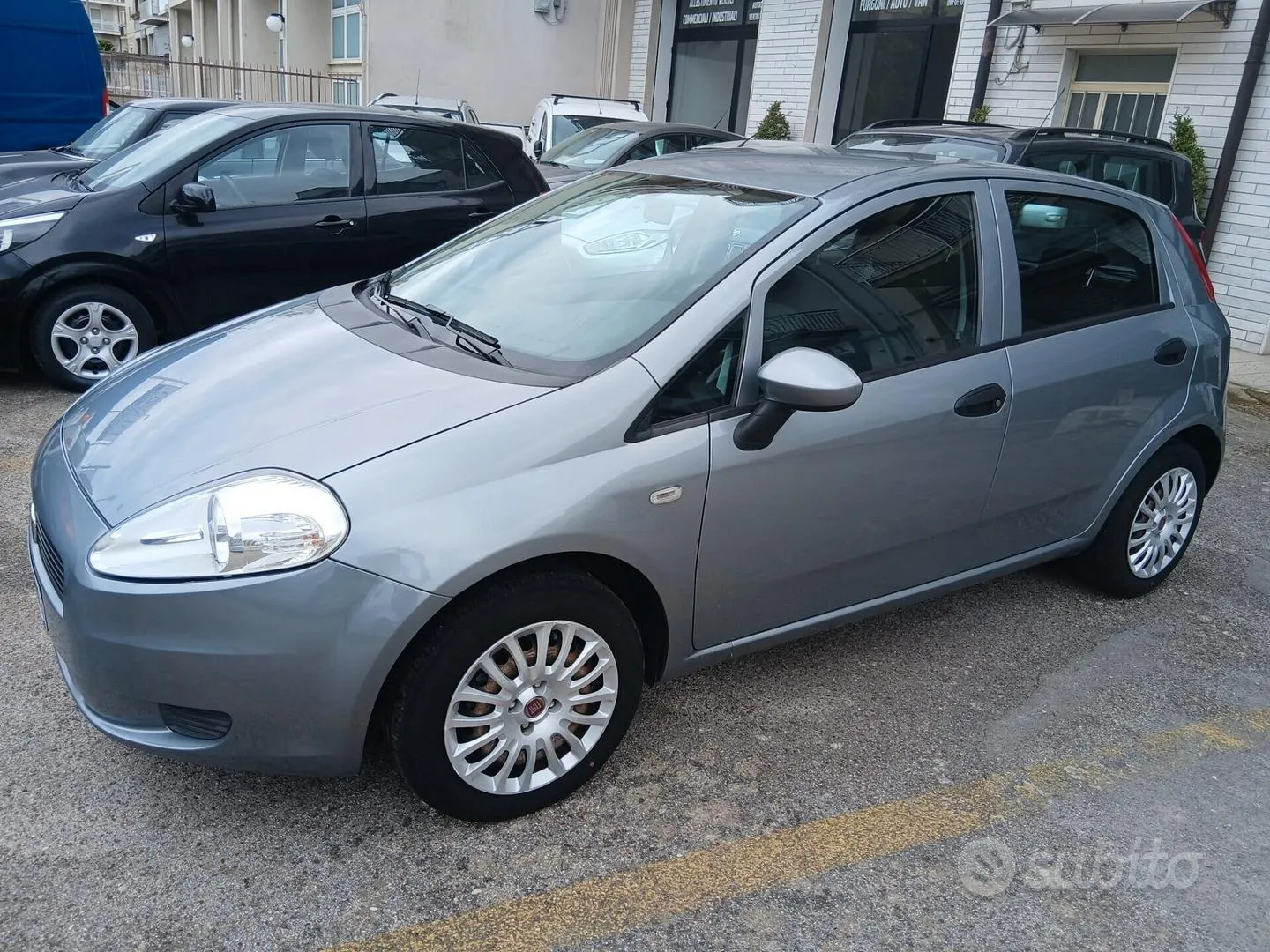 Fiat Grande Punto 2009 photo 3