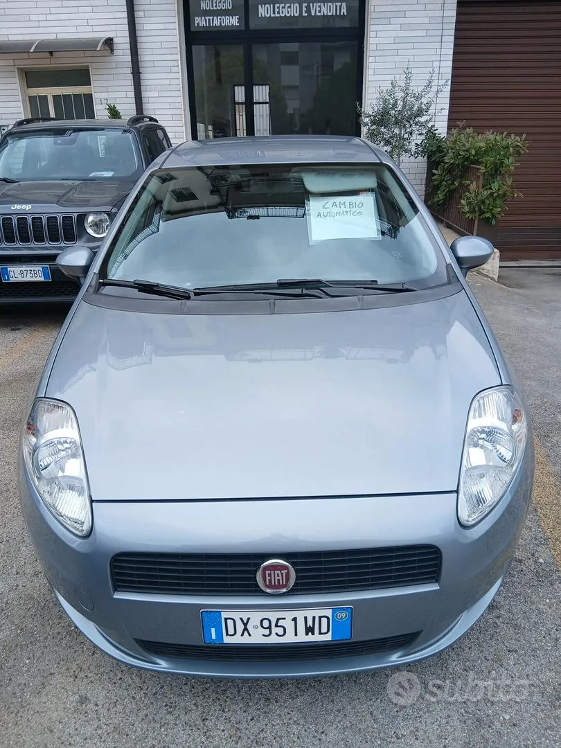 Fiat Grande Punto 2009 photo 2