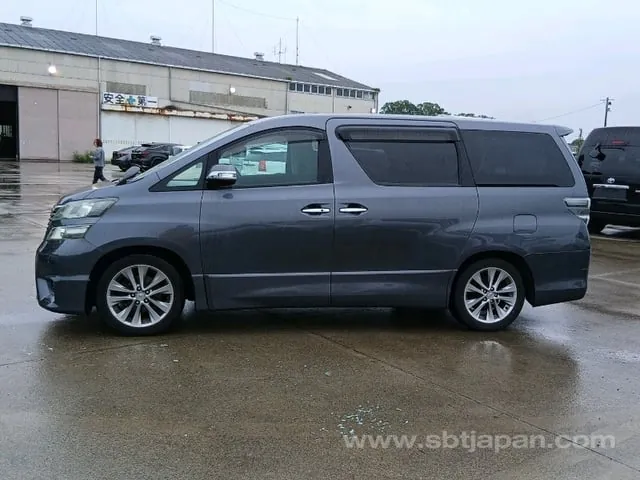 Toyota Vellfire 2009 photo 4