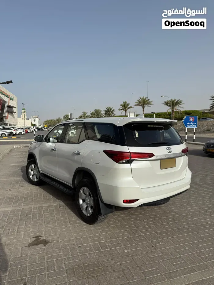 Toyota Fortuner 2024 photo 3