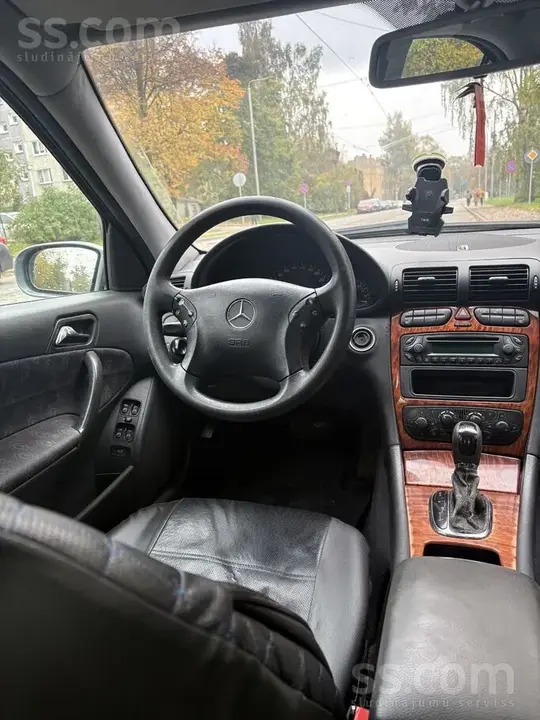 Mercedes-Benz C200 2004 photo 5